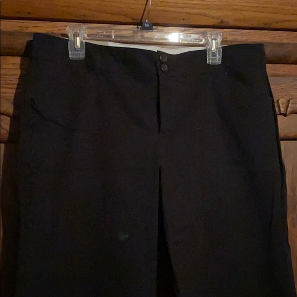 Women’s Capris - Picture 3 of 4